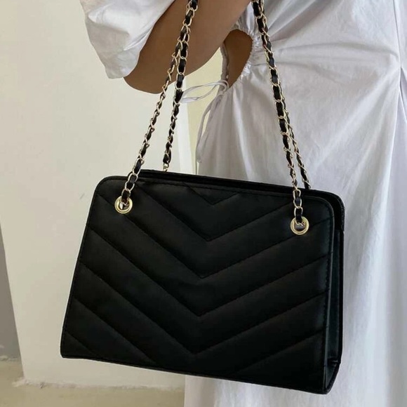 Minimalist Chevron quilted handbag nude black white chain - Picture 3 of 12